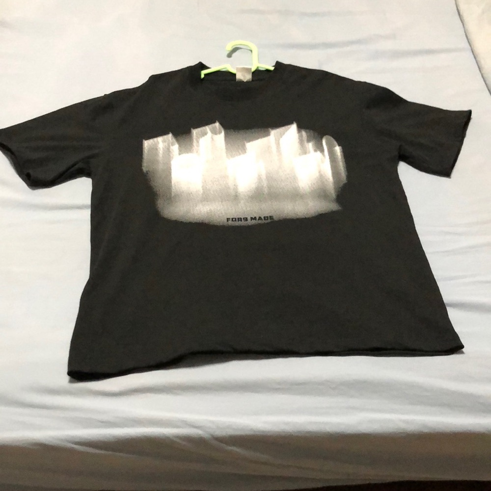 Men's black short-sleeved T-shirt